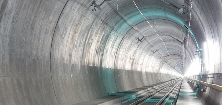 Vue de l'interieur du tunnel Vue de l'interieur du tunnel
